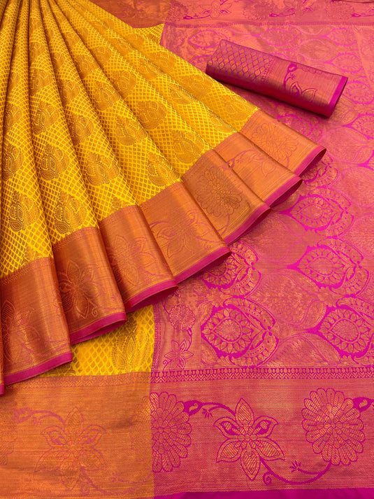 Villagius Partywear, Silk, Zari, New, Festive, Banarasi, Kanjivaram, Jaccard Zari Partywear Kanjivaram Silk Gold Color GPPAN_GOLD1 Saree