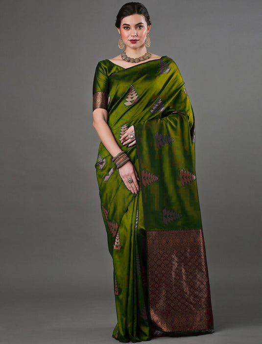 Villagius Velvet Verve Jacquard Banarasi Silk Sari